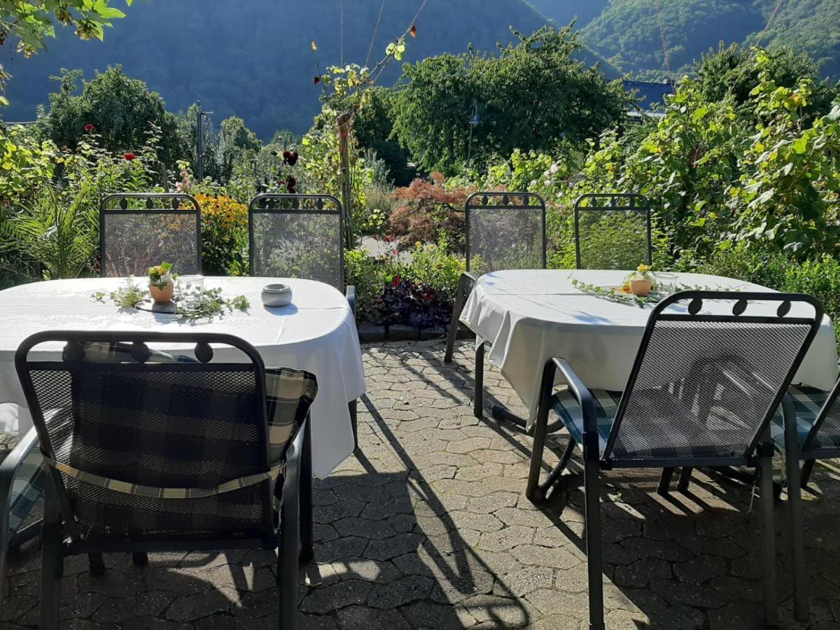 Weingut Erich Serwazi Mesenich Esterno foto