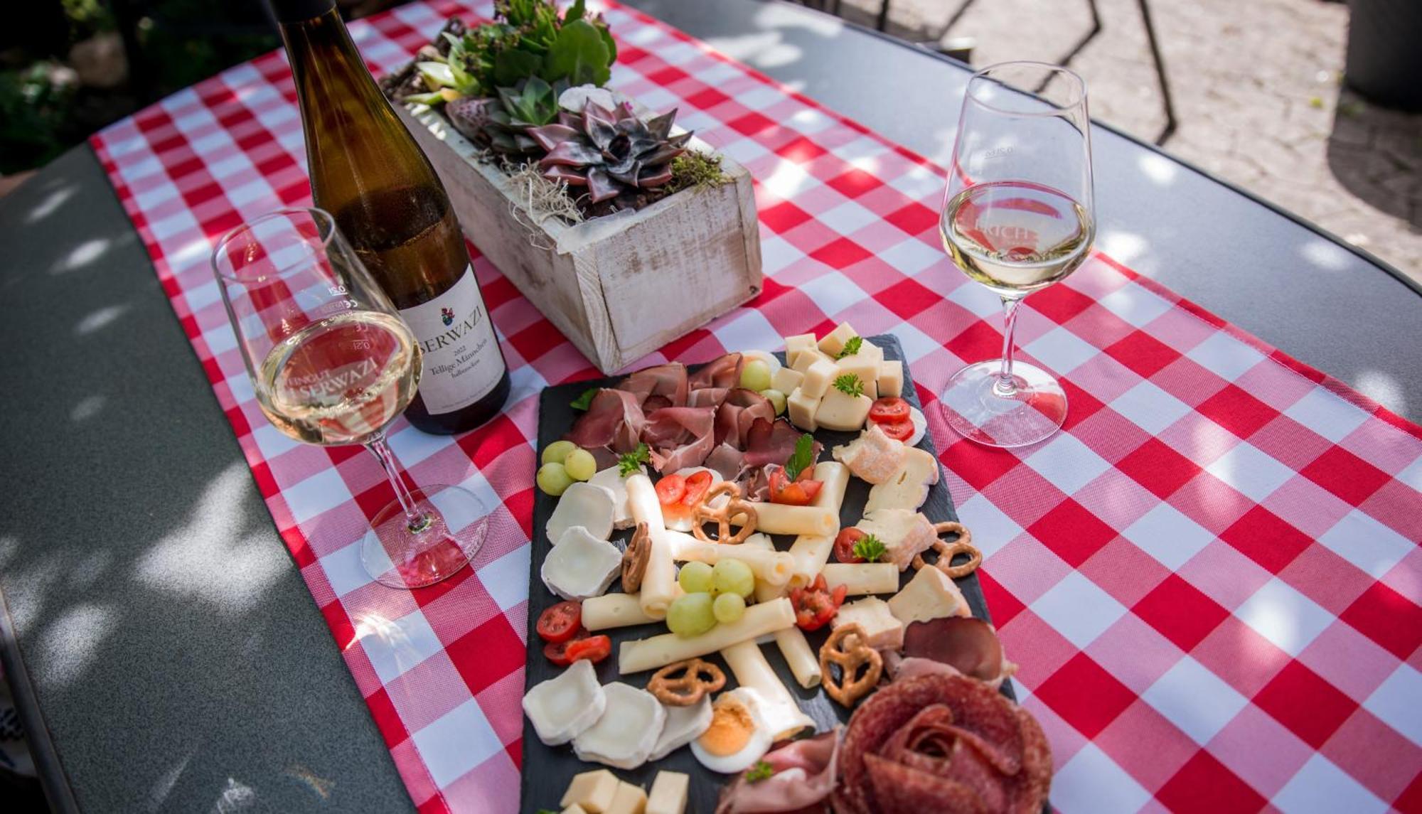 Weingut Erich Serwazi Mesenich Esterno foto