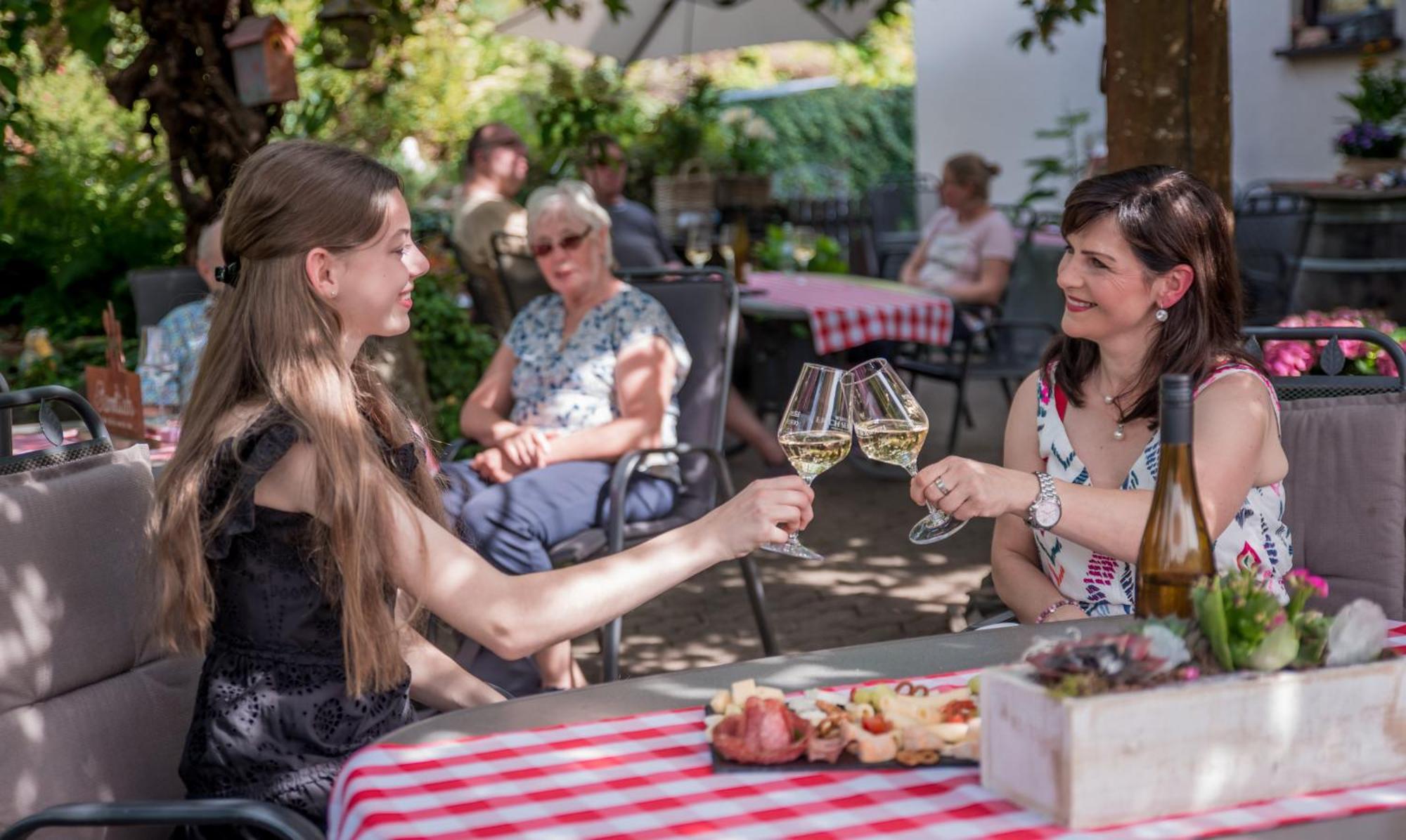 Weingut Erich Serwazi Mesenich Esterno foto